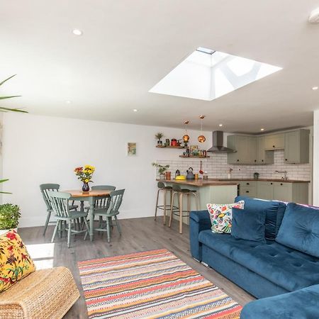 Beach, Hills, Food, Scenic Walks-The Kelp House. Peacehaven Exteriör bild