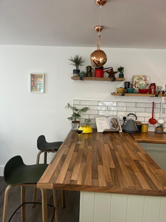 Beach, Hills, Food, Scenic Walks-The Kelp House. Peacehaven Exteriör bild
