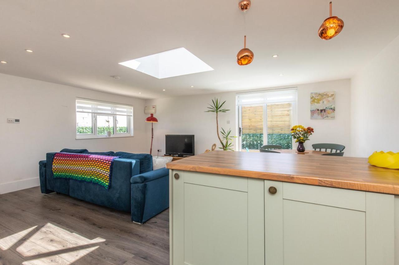 Beach, Hills, Food, Scenic Walks-The Kelp House. Peacehaven Exteriör bild