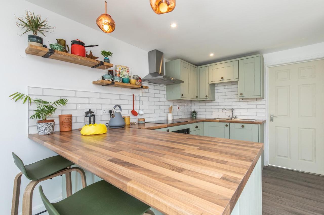 Beach, Hills, Food, Scenic Walks-The Kelp House. Peacehaven Exteriör bild
