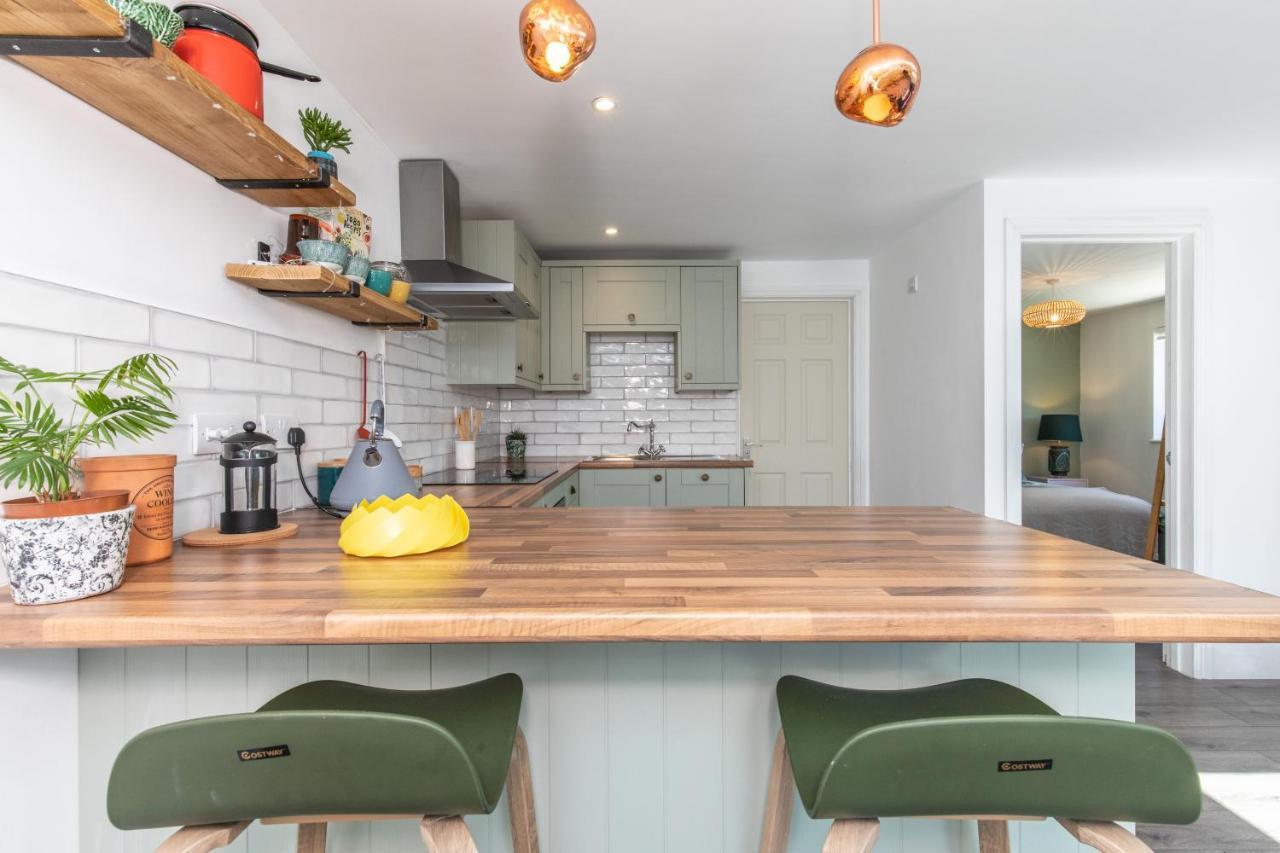 Beach, Hills, Food, Scenic Walks-The Kelp House. Peacehaven Exteriör bild
