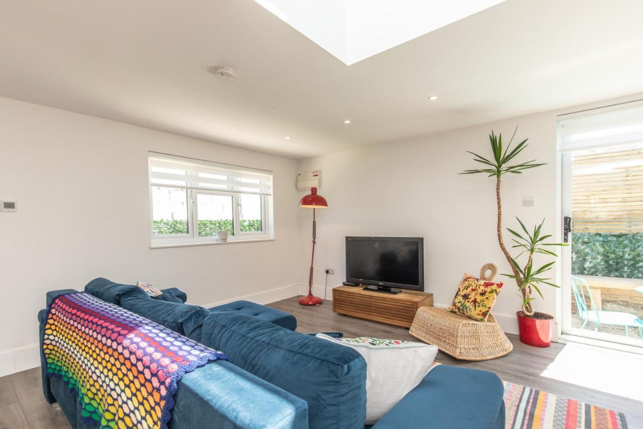 Beach, Hills, Food, Scenic Walks-The Kelp House. Peacehaven Exteriör bild