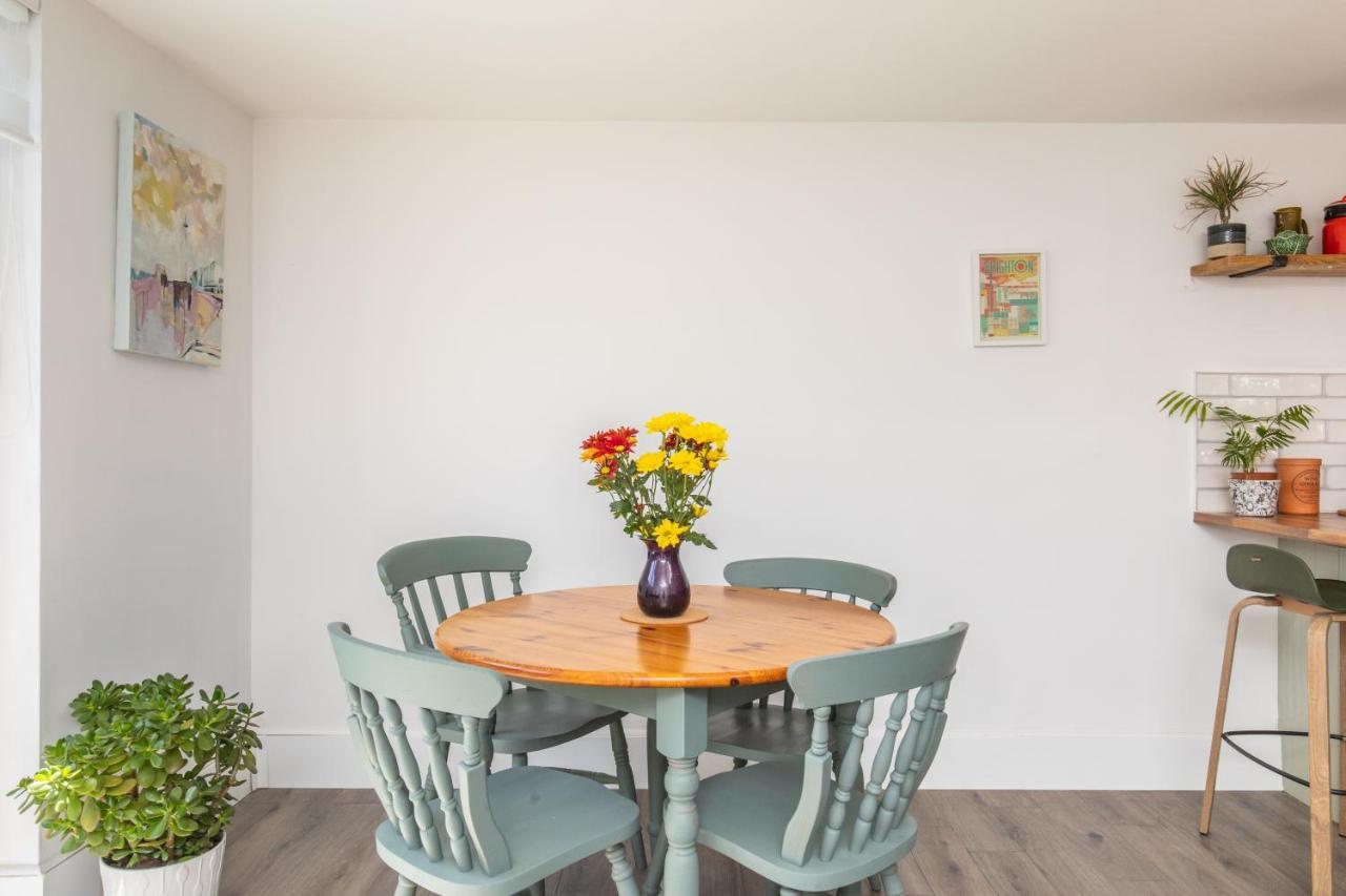 Beach, Hills, Food, Scenic Walks-The Kelp House. Peacehaven Exteriör bild